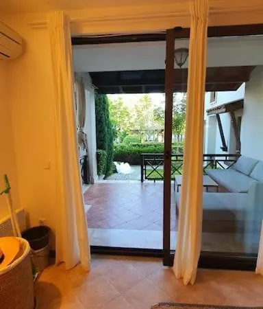 Oasis Apartment, луксозен в комплекс оазис 로제넷츠