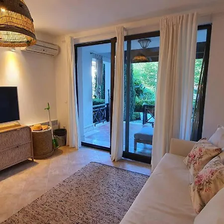 아파트 Oasis Apartment, луксозен в комплекс оазис 로제넷츠