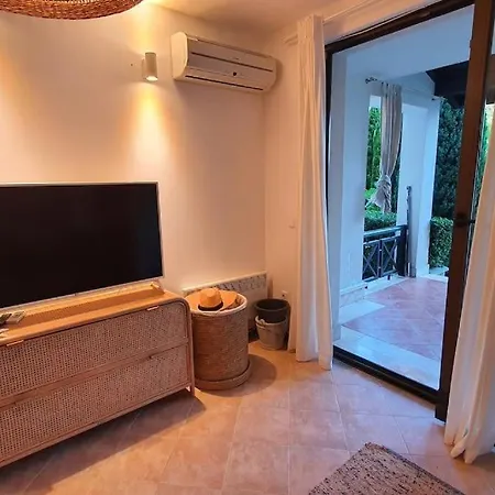 דירה Oasis Apartment, луксозен в комплекс оазис *