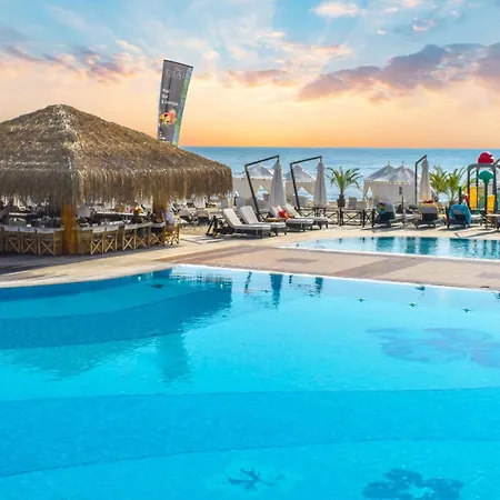 Апартаменты Oasis Apartment, луксозен в комплекс оазис Лозенец